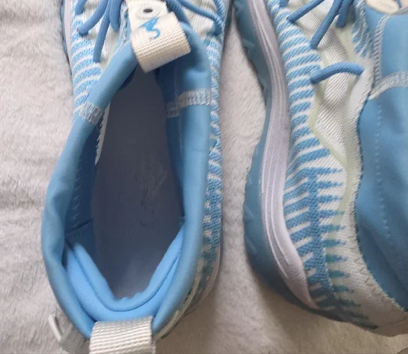 Stylish Blue and White Men's Sneakers - Picture 6 of 12